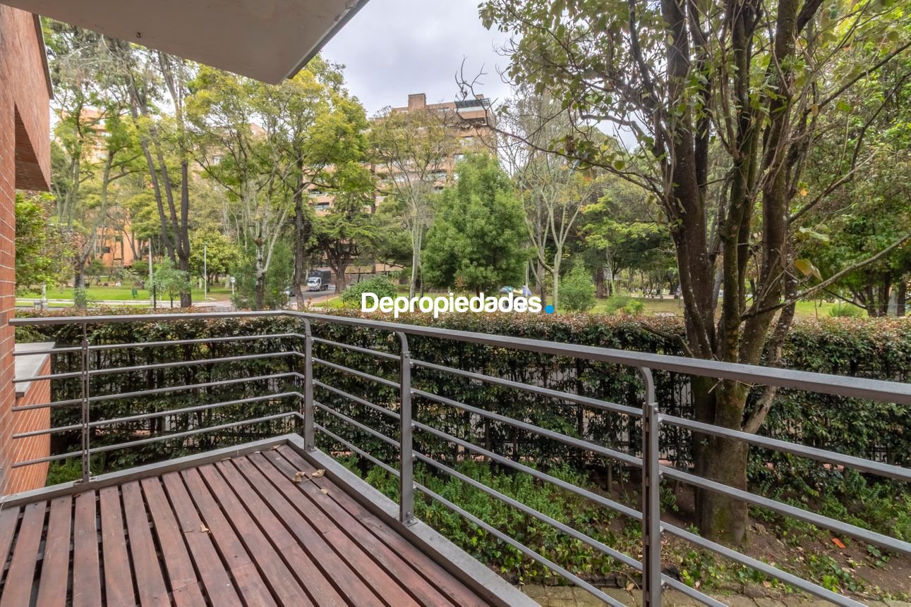 Apartamento 400m² en Chicó Reservado – 4 alcobas, 4 parqueaderos - foto 10